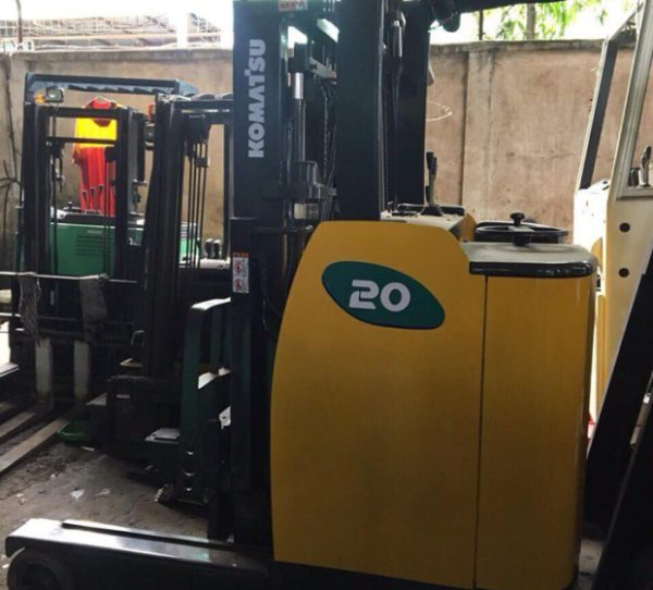 XE NÂNG ĐIỆN KOMATSU 2 TẤN ĐỨNG LÁI